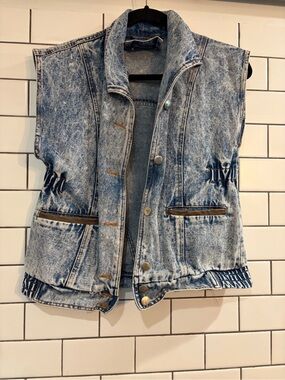 Vintage Acid-Wash Blue Denim Vest women’s size medium